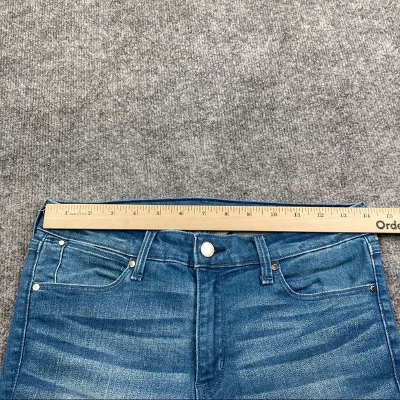 Abercrombie & Fitch Signature Collection Rip + Repair Ankle Straight Jeans - Picture 3 of 11